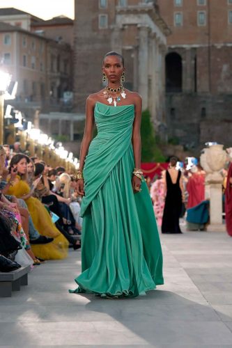 Dolce & Gabbana, alta moda 2025 - Foto: Reprodução/Vogue Runway