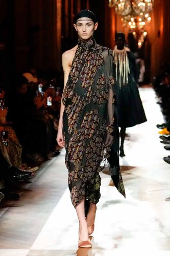 Dries Van Noten, inverno 2025 - Foto: Reprodução/Vogue Runway