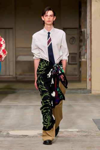 Dries Van Noten, verão 2026 - Foto: Reprodução/Vogue Runway