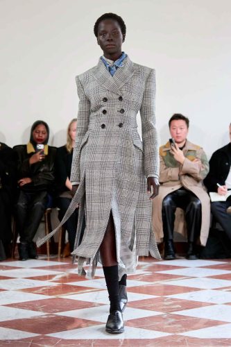 Emilia Wickstead, inverno 2026 - Foto: Reprodução/Vogue Runway