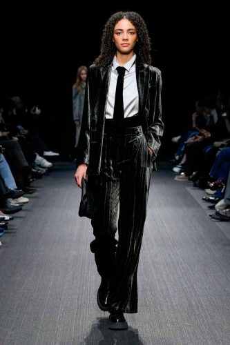 Emporio Armani, inverno 2025 - Foto: Reprodução/Vogue Runway
