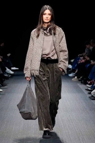 Emporio Armani, inverno 2025 - Foto: Reprodução/Vogue Runway