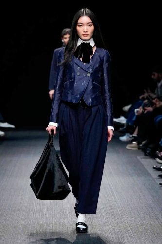Emporio Armani, inverno 2025 - Foto: Reprodução/Vogue Runway
