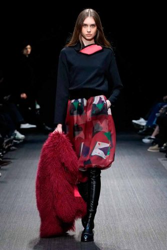 Emporio Armani, inverno 2025 - Foto: Reprodução/Vogue Runway