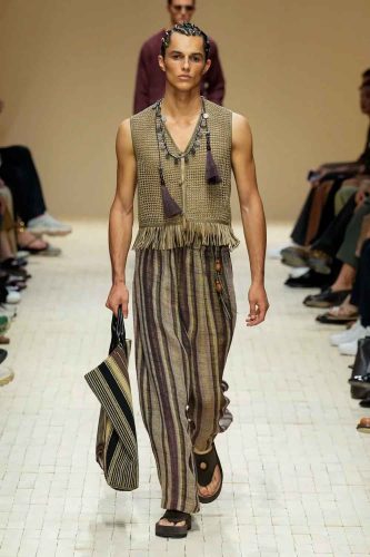 Emporio Armani, verão 2026 - Foto: Reprodução/Vogue Runway