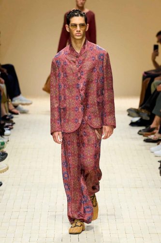 Emporio Armani, verão 2026 - Foto: Reprodução/Vogue Runway