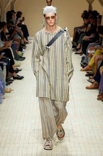 Emporio Armani, verão 2026 - Foto: Reprodução/Vogue Runway