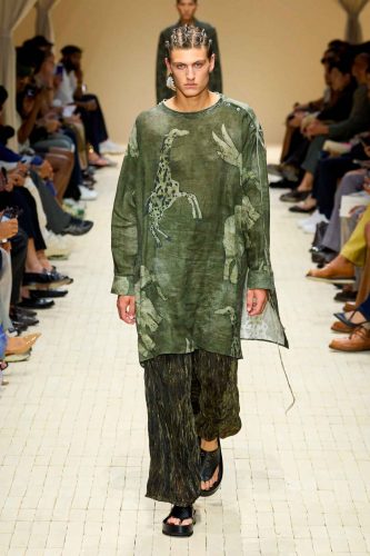 Emporio Armani, verão 2026 - Foto: Reprodução/Vogue Runway