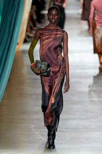 Fendi, inverno 2024 - Foto: Reprodução/Vogue Runway