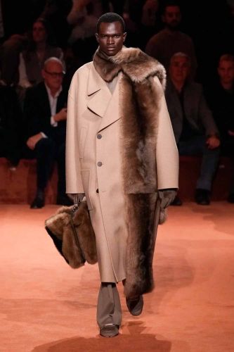 Fendi, inverno 2025 - Foto: Reprodução/Vogue Runway