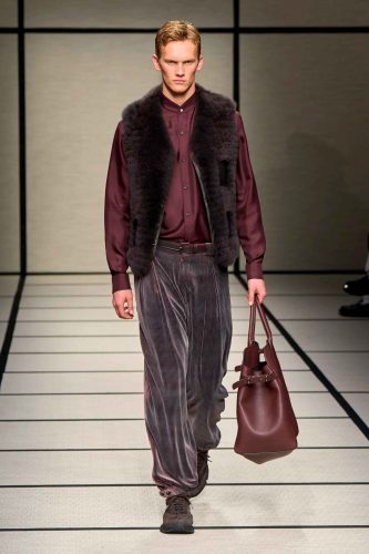 Giorgio Armani, inverno 2025 - Foto: Reprodução/Vogue Runway