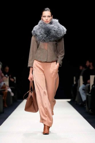 Giorgio Armani, inverno 2025 - Foto: Reprodução/Vogue Runway