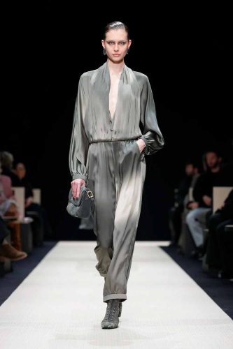 Giorgio Armani, inverno 2025 - Foto: Reprodução/Vogue Runway