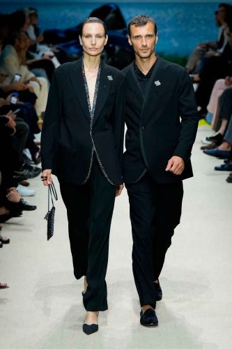 Giorgio Armani, verão 2026 - Foto: Reprodução/Vogue Runway