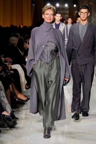 Giorgio Armani, verão 2026 - Foto: Reprodução/Vogue Runway