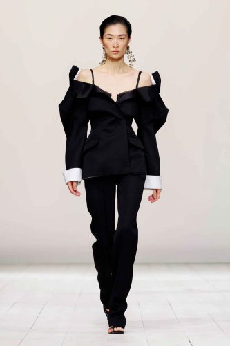 Givenchy, verão 2026 - Foto: Reprodução/Vogue Runway