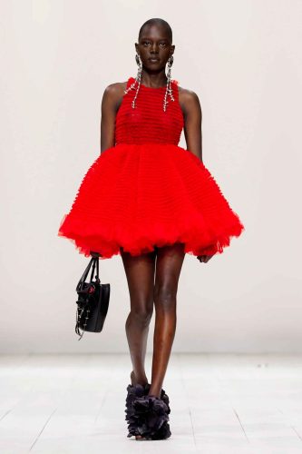 Givenchy, verão 2026 - Foto: Reprodução/Vogue Runway
