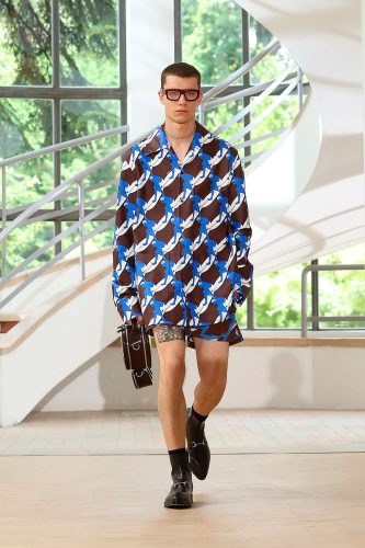 Gucci: estampas dominam o verão masculino de Sabato De Sarno