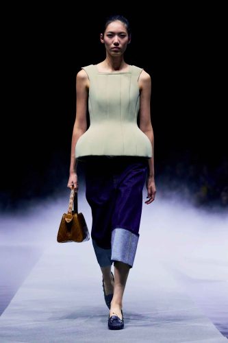 Khaite, verão 2026 - Foto: Reprodução/Vogue Runway