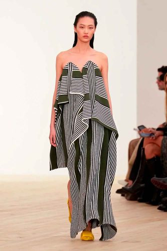 Loewe, verão 2026 - Foto: Reprodução/Vogue Runway