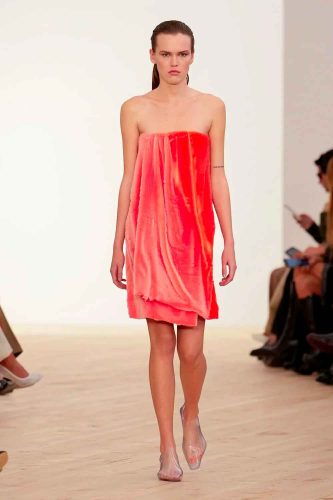 Loewe, verão 2026 - Foto: Reprodução/Vogue Runway