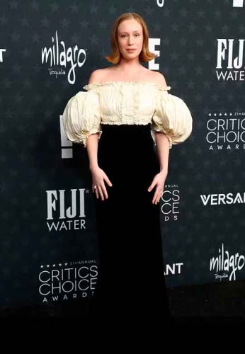 Hannah Einbinder veste Louis Vuitton - Foto: Divulgação