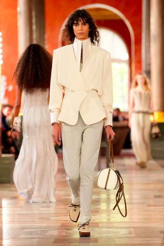 Louis Vuitton, verão 2026 - Foto: Reprodução/Vogue Runway