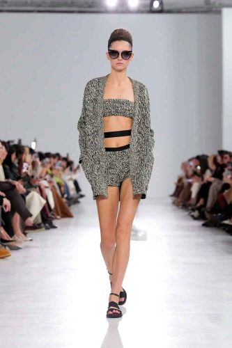 Max Mara, verão 2026 - Foto: Reprodução/Vogue Runway