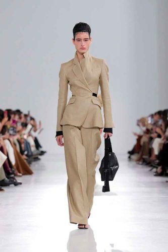 Max Mara, verão 2026 - Foto: Reprodução/Vogue Runway