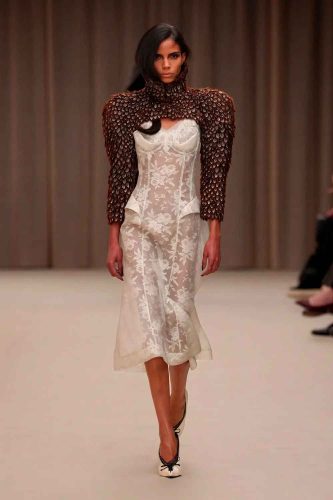 McQueen, inverno 2026 - Foto: Reprodução/Vogue Runway