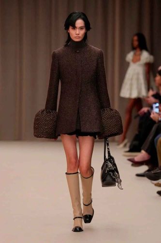 McQueen, inverno 2026 - Foto: Reprodução/Vogue Runway