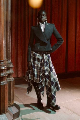 McQueen, pre-fall 2026 - Foto: Divulgação