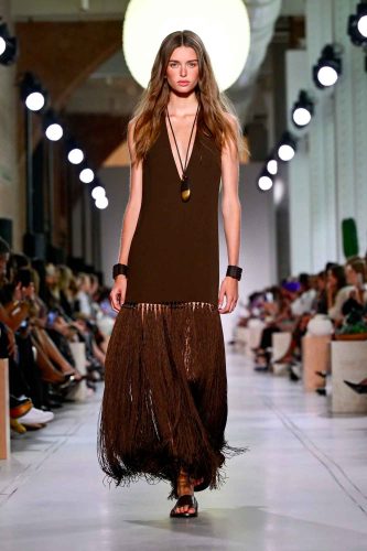 Michael Kors, verão 2026 - Foto: Reprodução/Vogue Runway