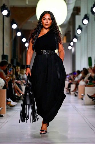 Michael Kors, verão 2026 - Foto: Reprodução/Vogue Runway