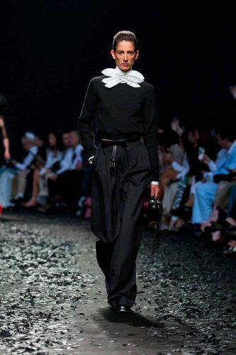 Moschino, inverno 2025 - Foto: Reprodução/Vogue Runway