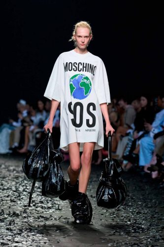 Moschino, inverno 2025 - Foto: Reprodução/Vogue Runway