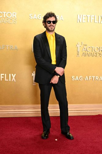 Adam Brody veste Prada - Foto: Divulgação