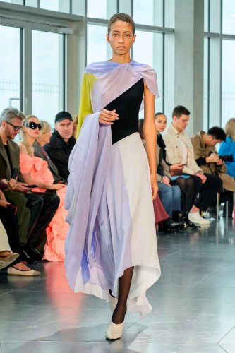 Roksanda - Foto: Reprodução/Vogue Runway