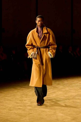 Saint Laurent, inverno 2026 - Foto: Reprodução/Vogue Runway