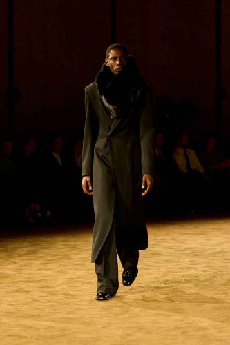 Saint Laurent, inverno 2026 - Foto: Reprodução/Vogue Runway