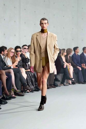 Saint Laurent, verão 2027 - Foto: Reprodução/Vogue Runway