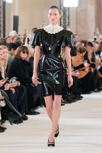 Schiaparelli, alta-costura verão 2024 - Foto: Reprodução/Vogue Runway