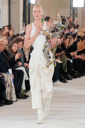 Schiaparelli, alta-costura verão 2024 - Foto: Reprodução/Vogue Runway