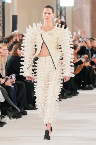 Schiaparelli, alta-costura verão 2024 - Foto: Reprodução/Vogue Runway