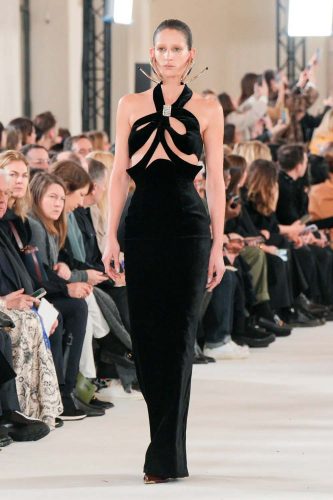 Schiaparelli, alta-costura verão 2024 - Foto: Reprodução/Vogue Runway