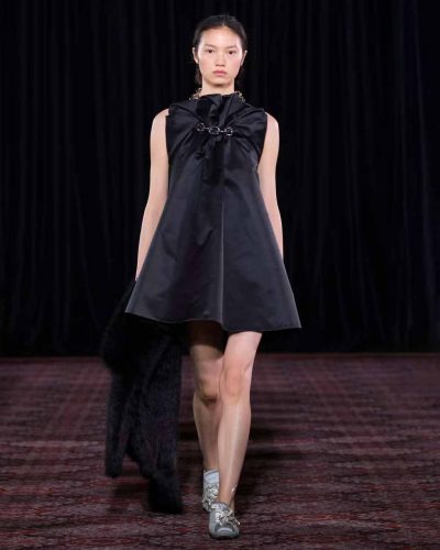 Simone Rocha, inverno 2025 - Foto: Divulgação