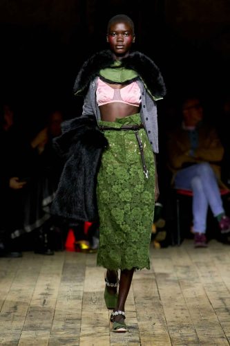 Simone Rocha, inverno 2026 - Foto: Reprodução/Vogue Runway