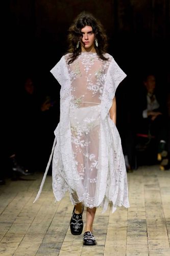Simone Rocha, inverno 2026 - Foto: Reprodução/Vogue Runway
