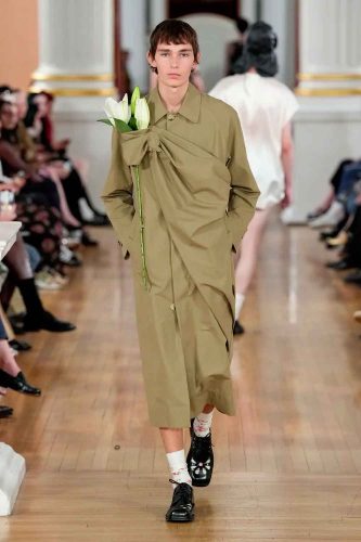 Simone Rocha, verão 2026 - Foto: Reprodução/Vogue Runway