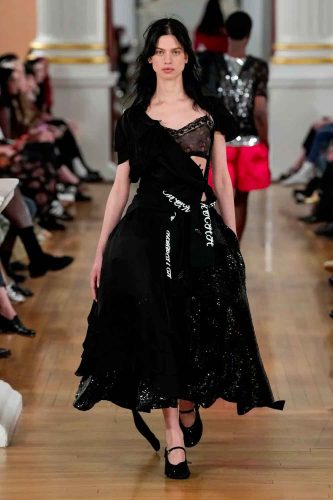 Simone Rocha, verão 2026 - Foto: Reprodução/Vogue Runway